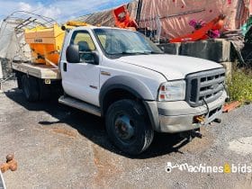 2005 FORD F550 XLT SD