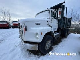 1989 FORD L8000